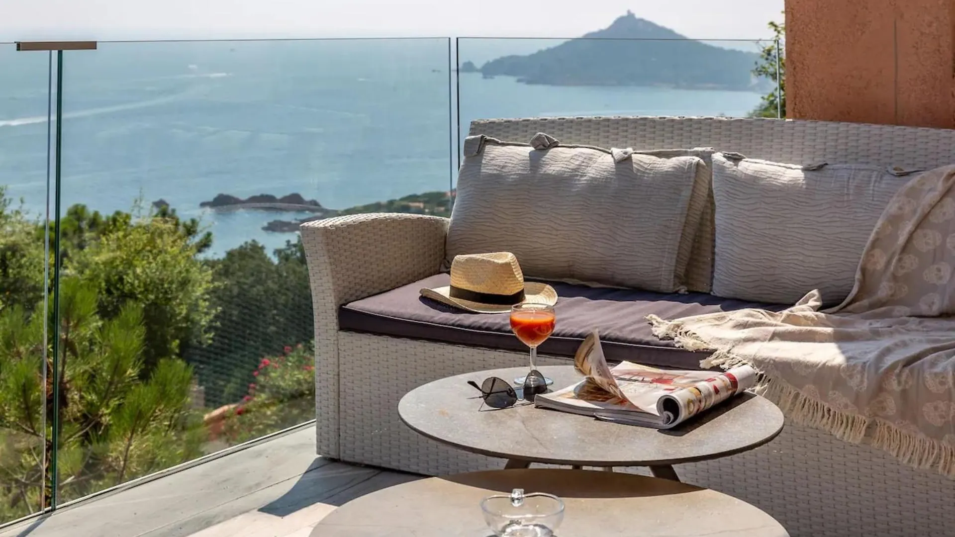 Charming Riviera Villa For 8 Guests Pool & Sea View Antheor-Cap-Roux France